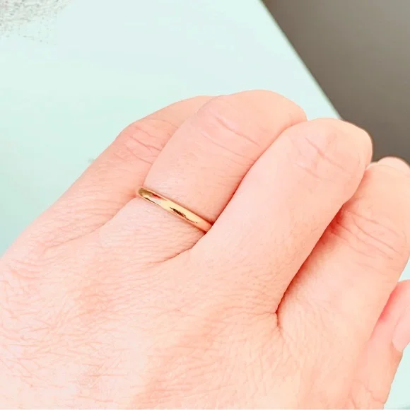 Tiffany & Co Lucida Wedding Band Ring 18K Yellow Gold Size 4.5 2mm Authentic - Picture 5 of 8